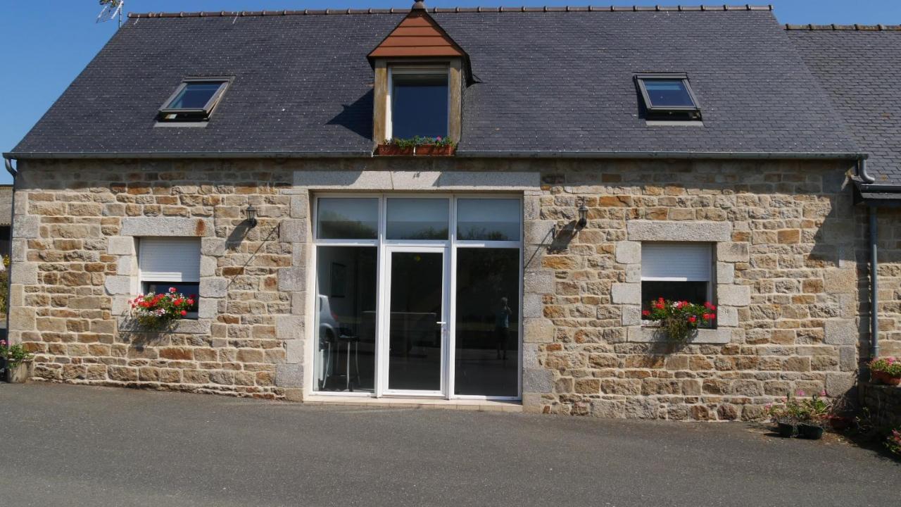 Bed and Breakfast La Ferme Guibel Plouzélambre Esterno foto